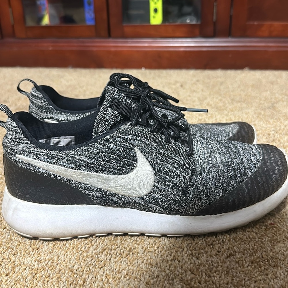 Nike white & black gradient shoes in size 9